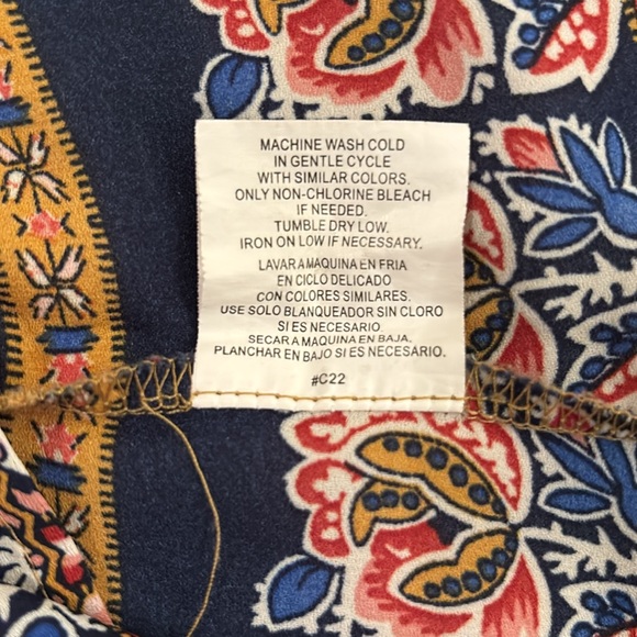 Lily White Sleeveless Blouse Size Large - Picture 9 of 12